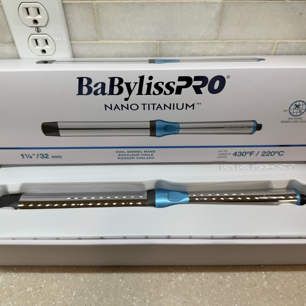 BaByliss Nano Titanium Oval Barrel Wand - White & Blue